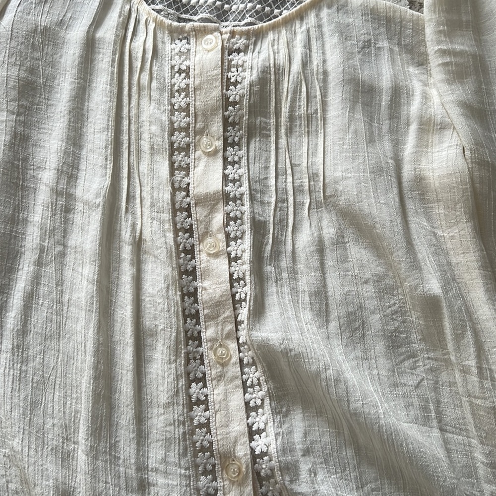 Spring blouse - Picture 3 of 3